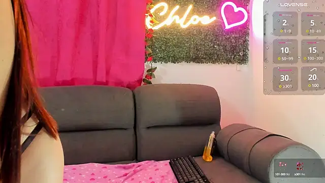 Snapshot of Chloesmithx_ chatting on January 4, 2025, 2:14 am Chloesmithx online show from January 4, 2025, 2:14 am