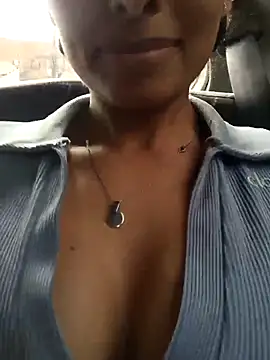 Snapshot of vanyacam_ chatting on March 6, 2026, 8:27 pm vanyacam online show from March 6, 2026, 8:27 pm