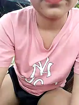 Snapshot of Betty20zx chatting on December 12, 2024, 6:14 am Betty20zx online show from December 12, 2024, 6:14 am