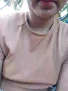 Snapshot of Betty20zx chatting on February 21, 2025, 1:33 am Betty20zx online show from February 21, 2025, 1:33 am