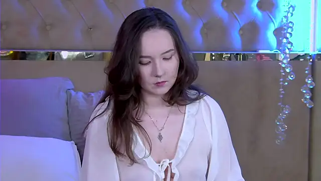 Snapshot of IreneRaye chatting on March 17, 2026, 8:34 pm IreneRaye online show from March 17, 2026, 8:34 pm
