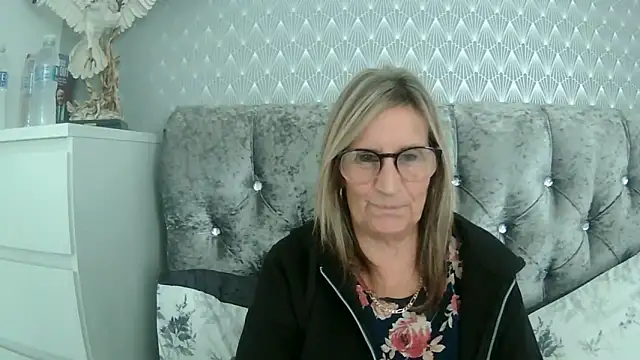 Additive Mature Linda online show from September 17, 2025, 1:13 pm