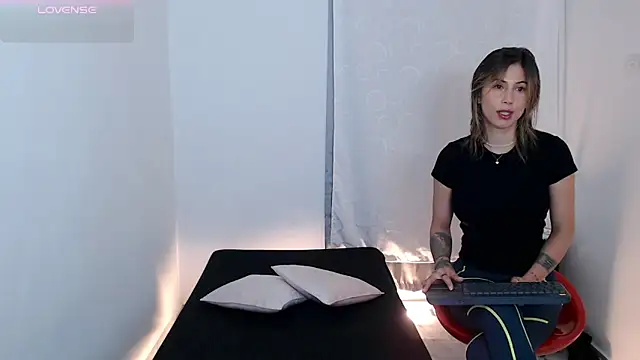 Susana Rios11 online show from March 25, 2026, 12:22 pm