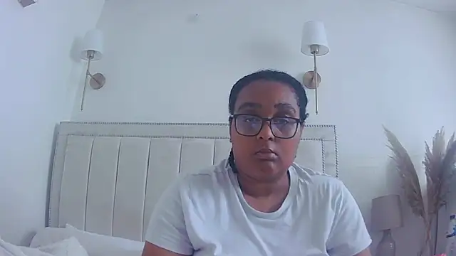 vanilla chocolate23 online show from October 9, 2025, 8:12 am