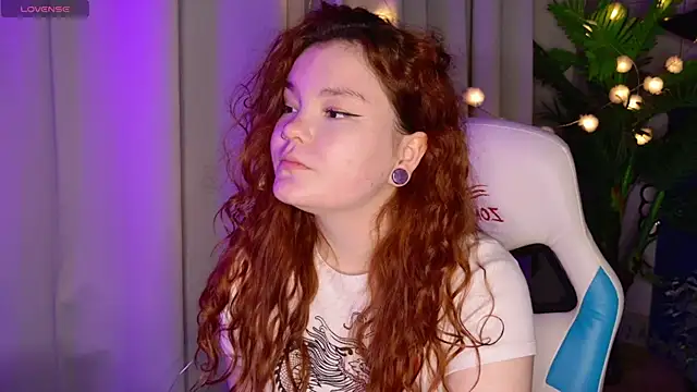 Snapshot of EnnySunrise chatting on September 18, 2025, 7:05 pm EnnySunrise online show from September 18, 2025, 7:05 pm