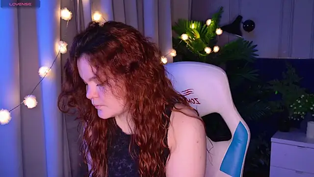 Snapshot of EnnySunrise chatting on October 1, 2025, 6:58 pm EnnySunrise online show from October 1, 2025, 6:58 pm