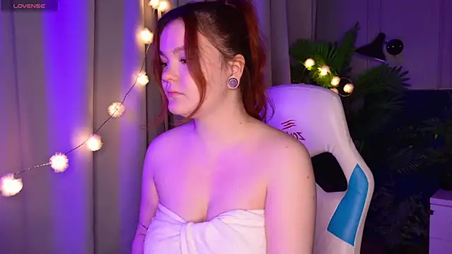 Snapshot of EnnySunrise chatting on October 4, 2025, 6:50 pm EnnySunrise online show from October 4, 2025, 6:50 pm