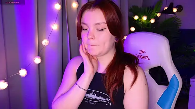 Snapshot of EnnySunrise chatting on October 9, 2025, 7:12 pm EnnySunrise online show from October 9, 2025, 7:12 pm