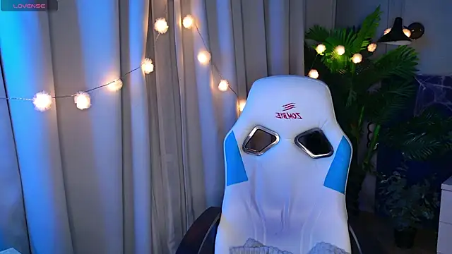 Snapshot of EnnySunrise chatting on October 16, 2025, 7:04 pm EnnySunrise online show from October 16, 2025, 7:04 pm