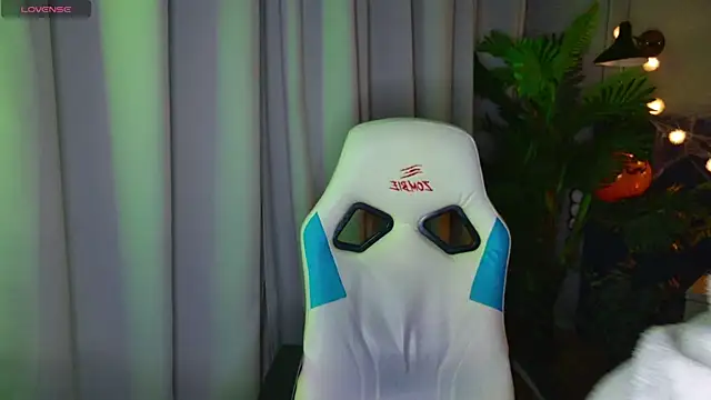 Snapshot of EnnySunrise chatting on October 23, 2025, 6:50 pm EnnySunrise online show from October 23, 2025, 6:50 pm