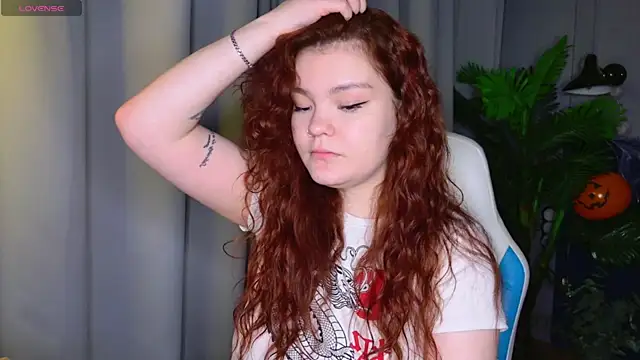 Snapshot of EnnySunrise chatting on October 24, 2025, 6:59 pm EnnySunrise online show from October 24, 2025, 6:59 pm