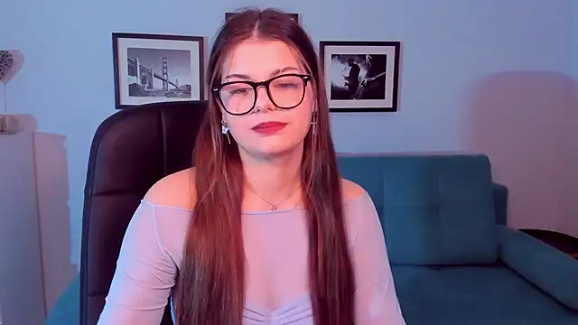 Snapshot of AdeliaKiss chatting on February 5, 2025, 1:54 pm AdeliaKiss online show from February 5, 2025, 1:54 pm