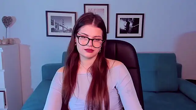 Snapshot of AdeliaKiss chatting on February 5, 2025, 4:58 pm AdeliaKiss online show from February 5, 2025, 4:58 pm