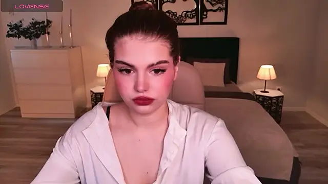 Snapshot of AdeliaKiss chatting on March 31, 2026, 4:46 am AdeliaKiss online show from March 31, 2026, 4:46 am