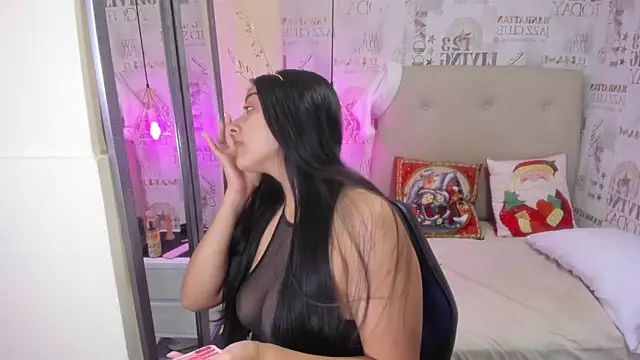 Alyssapark online show from December 13, 2024, 7:21 pm