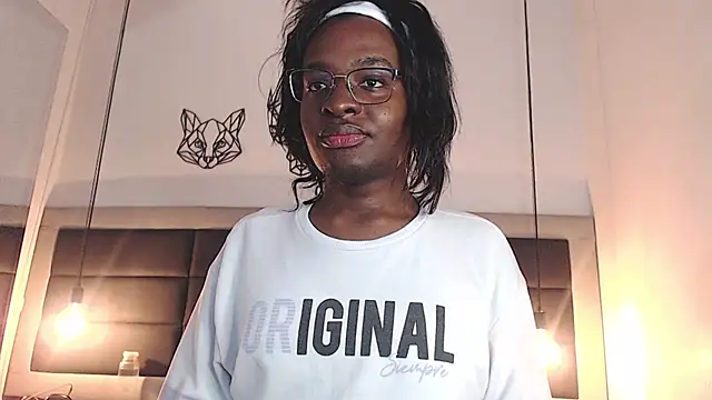 Snapshot of candy_lovee69 chatting on October 29, 2025, 11:06 pm candy lovee69 online show from October 29, 2025, 11:06 pm