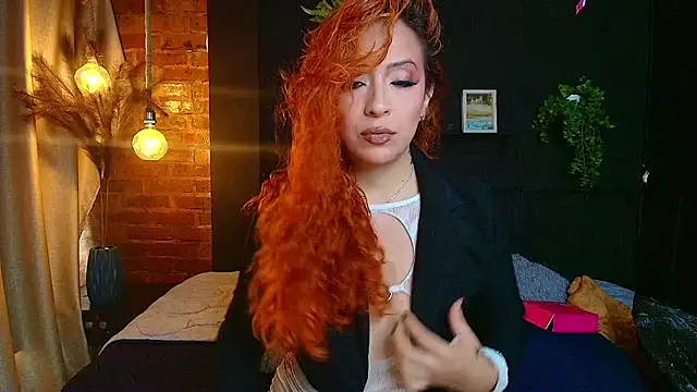 sahra taylor  online show from May 4, 2026, 2:35 pm