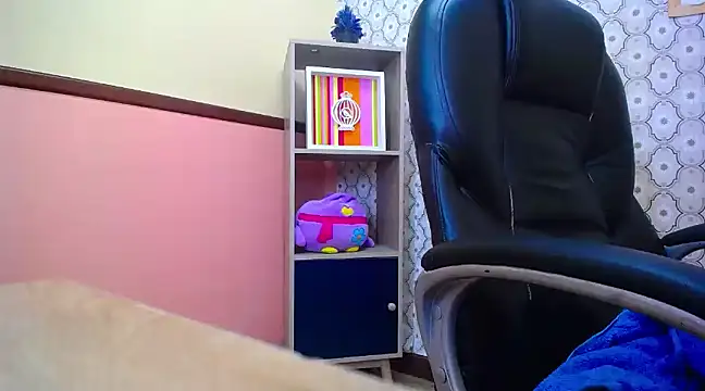 MichaelTwuis online show from December 11, 2024, 8:36 am