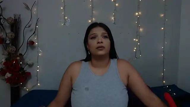 Nicol Love0 online show from January 10, 2025, 6:49 pm