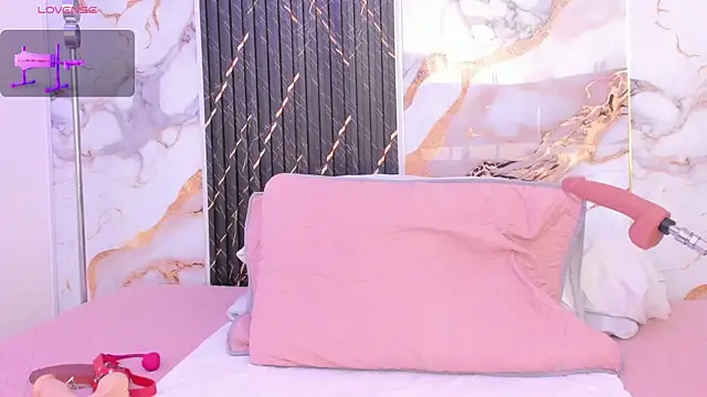 Snapshot of Alyson-a chatting on October 9, 2025, 12:36 pm Alyson-a online show from October 9, 2025, 12:36 pm