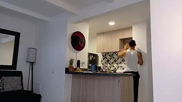 Snapshot of tony_muscle chatting on September 21, 2025, 9:05 pm tony muscle online show from September 21, 2025, 9:05 pm