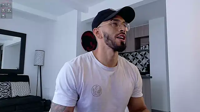 Snapshot of tony_muscle chatting on September 26, 2025, 4:55 pm tony muscle online show from September 26, 2025, 4:55 pm