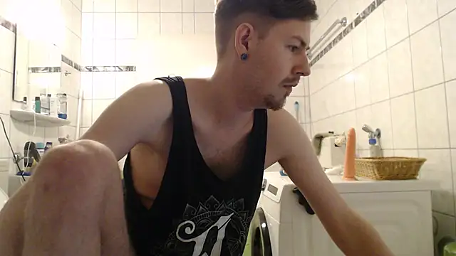 Snapshot of jonny-bisexual chatting on December 29, 2024, 9:52 pm jonny-bisexual online show from December 29, 2024, 9:52 pm