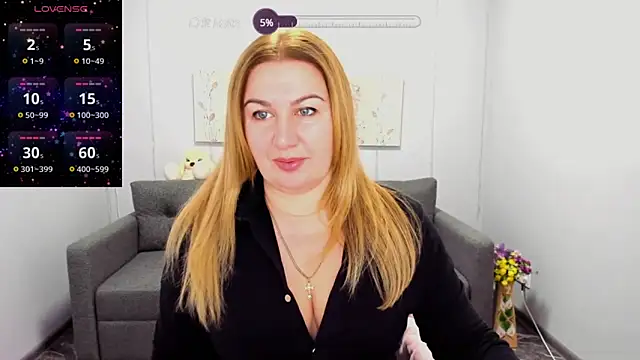 Lili Crossi online show from December 2, 2024, 7:03 am