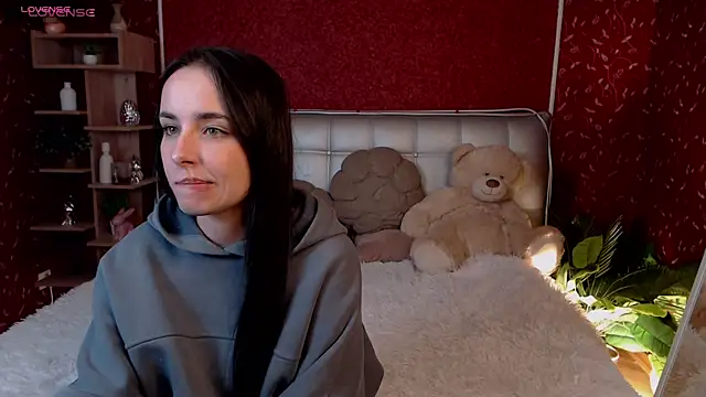 AuroraAksnesss online show from September 29, 2025, 2:49 am