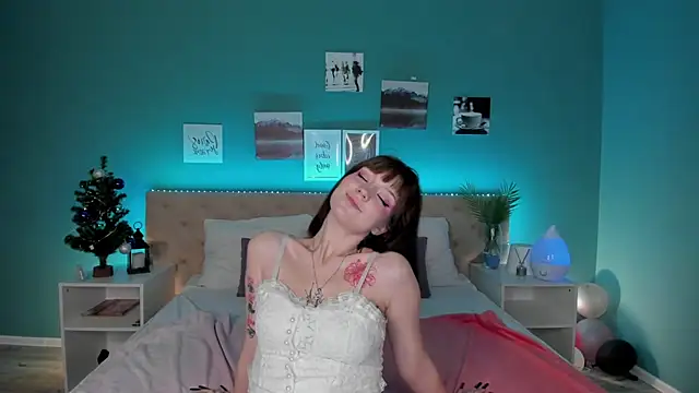 Linablueeyed online show from December 7, 2024, 2:24 pm