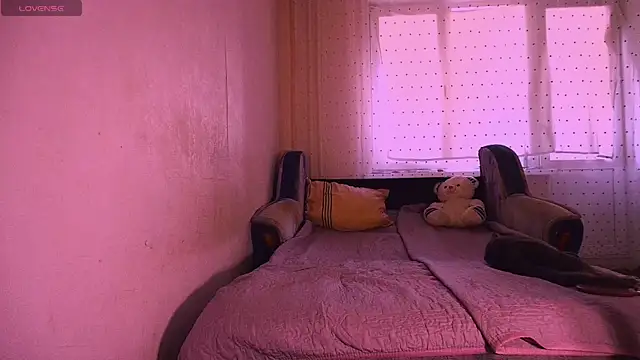 Chloe strip online show from September 15, 2025, 4:56 am