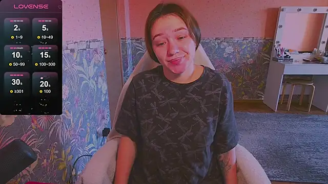 Chloe strip online show from September 29, 2025, 2:27 am