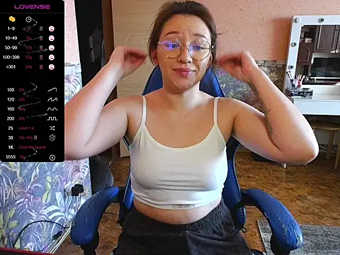 Chloe strip online show from October 15, 2025, 4:23 am