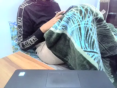 DOLL CUTY online show from December 4, 2025, 3:54 pm