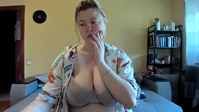 LillyDepp online show from April 30, 2026, 1:50 pm