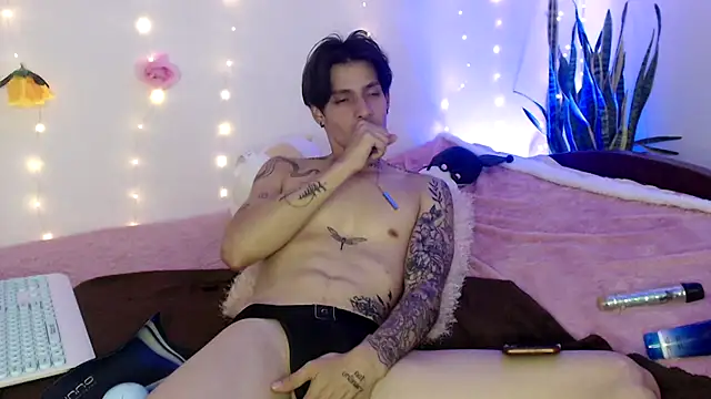 Apolo Hidalgo01 online show from December 3, 2024, 6:49 pm
