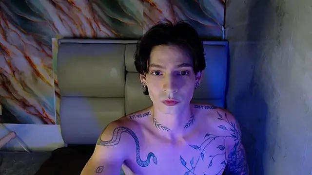 Snapshot of Apolo_Hidalgo01 chatting on October 5, 2025, 3:27 am Apolo Hidalgo01 online show from October 5, 2025, 3:27 am