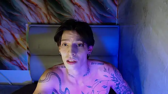 Snapshot of Apolo_Hidalgo01 chatting on October 7, 2025, 10:40 pm Apolo Hidalgo01 online show from October 7, 2025, 10:40 pm