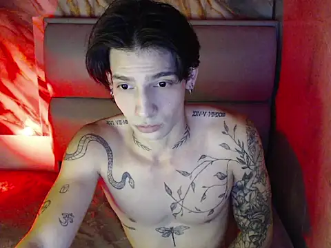 Snapshot of Apolo_Hidalgo01 chatting on October 15, 2025, 10:54 pm Apolo Hidalgo01 online show from October 15, 2025, 10:54 pm