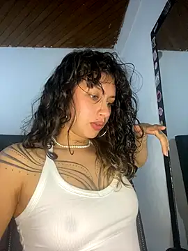 Snapshot of Andi9_ chatting on October 23, 2025, 12:54 am Andi9 online show from October 23, 2025, 12:54 am