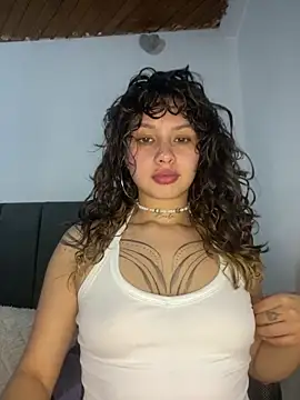 Snapshot of Andi9_ chatting on October 24, 2025, 11:12 pm Andi9 online show from October 24, 2025, 11:12 pm