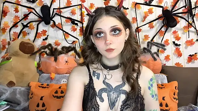 Snapshot of _Devill_Baby chatting on October 11, 2025, 5:33 pm  Devill Baby online show from October 11, 2025, 5:33 pm