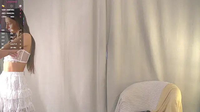GeorginaCurvin online show from May 4, 2026, 11:01 pm