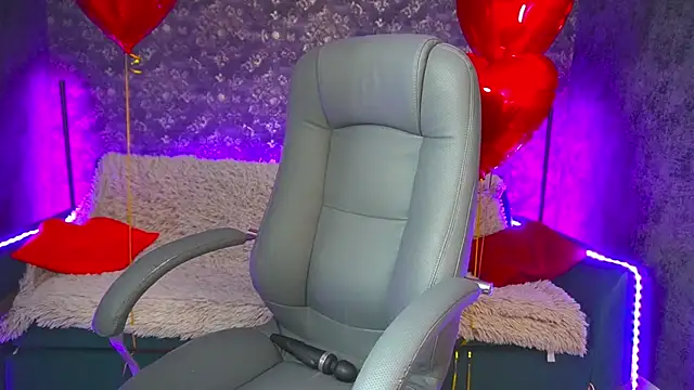 Snapshot of LanaRhoades_s chatting on February 16, 2025, 6:43 pm LanaRhoades s online show from February 16, 2025, 6:43 pm