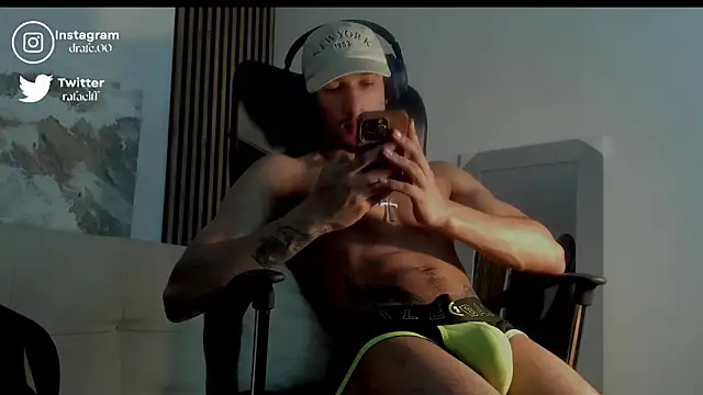 Snapshot of rafael_stone chatting on September 20, 2025, 2:45 am rafael stone online show from September 20, 2025, 2:45 am