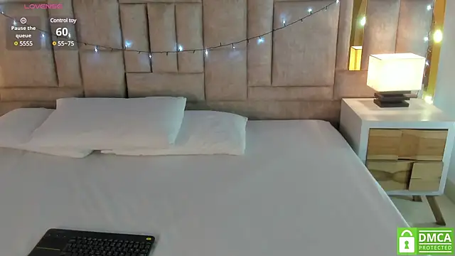 kitty emma1 online show from December 20, 2024, 3:47 am