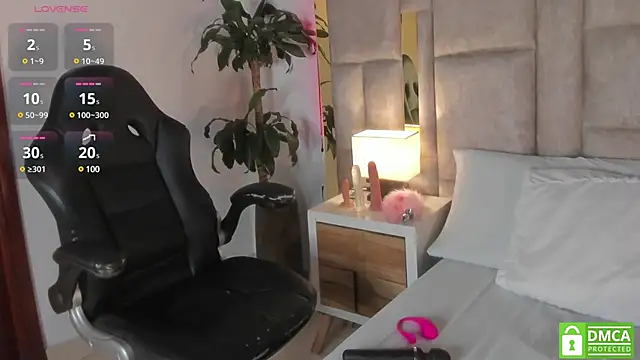 kitty emma1 online show from February 25, 2025, 3:42 am