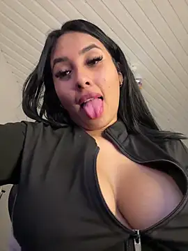 Snapshot of Anily_Lovely chatting on January 24, 2025, 12:20 am Anily Lovely online show from January 24, 2025, 12:20 am