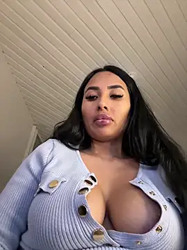 Snapshot of Anily_Lovely chatting on February 9, 2025, 10:54 pm Anily Lovely online show from February 9, 2025, 10:54 pm