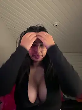 Snapshot of Anily_Lovely chatting on February 19, 2026, 1:45 am Anily Lovely online show from February 19, 2026, 1:45 am